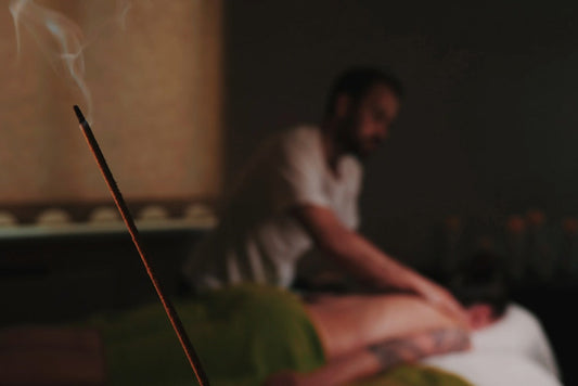 給失眠者的深睡眠提案：如何利用睡前「點香練習」為大腦按下暫停鍵？